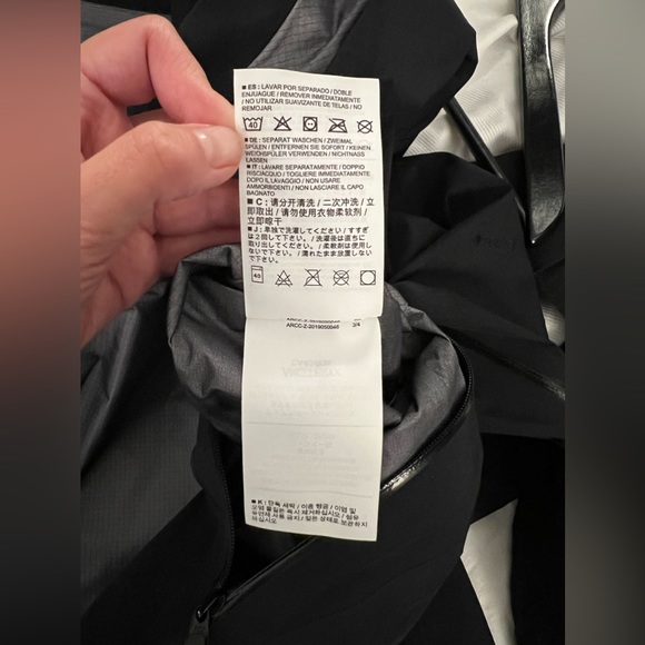 Women’s Arc’teryx Beta AR - Picture 10 of 12